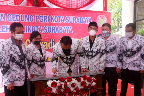 Pemkot Surabaya Ajak PGRI Majukan Pendidikan di Kota Pahlawan(1)